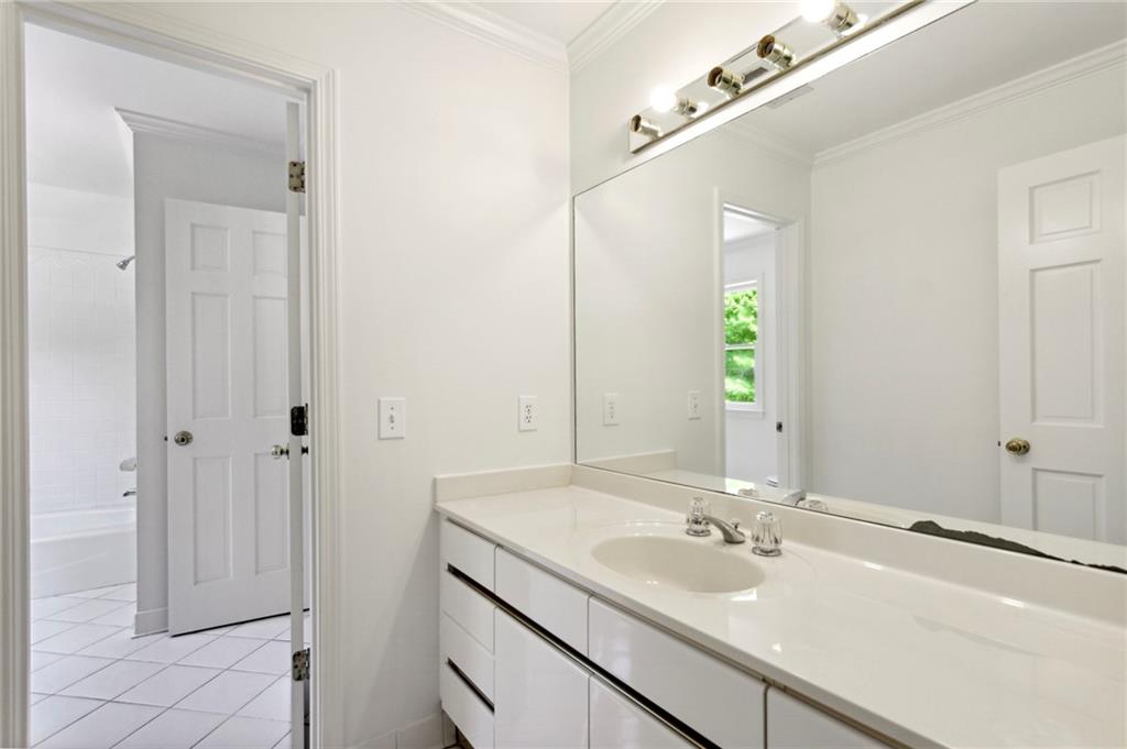 7 Westminster Close Drive NW