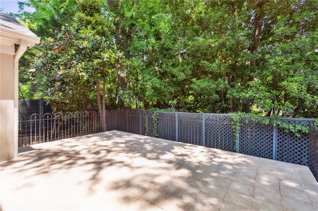 7 Westminster Close Drive NW