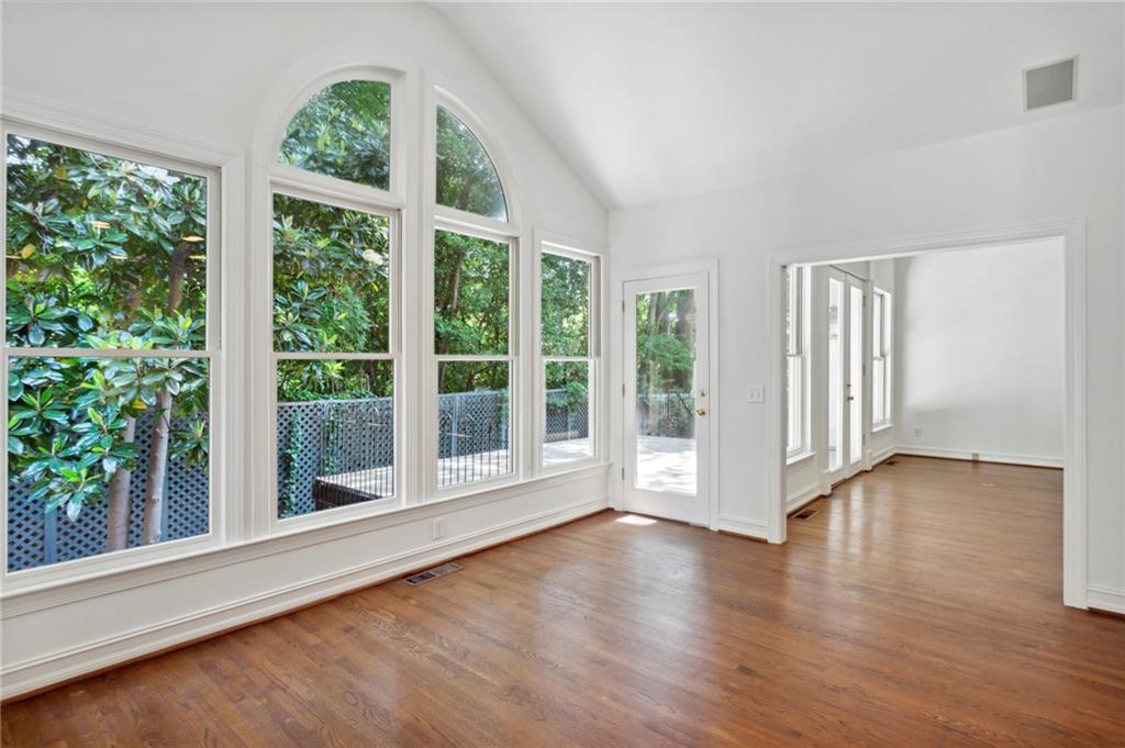 7 Westminster Close Drive NW