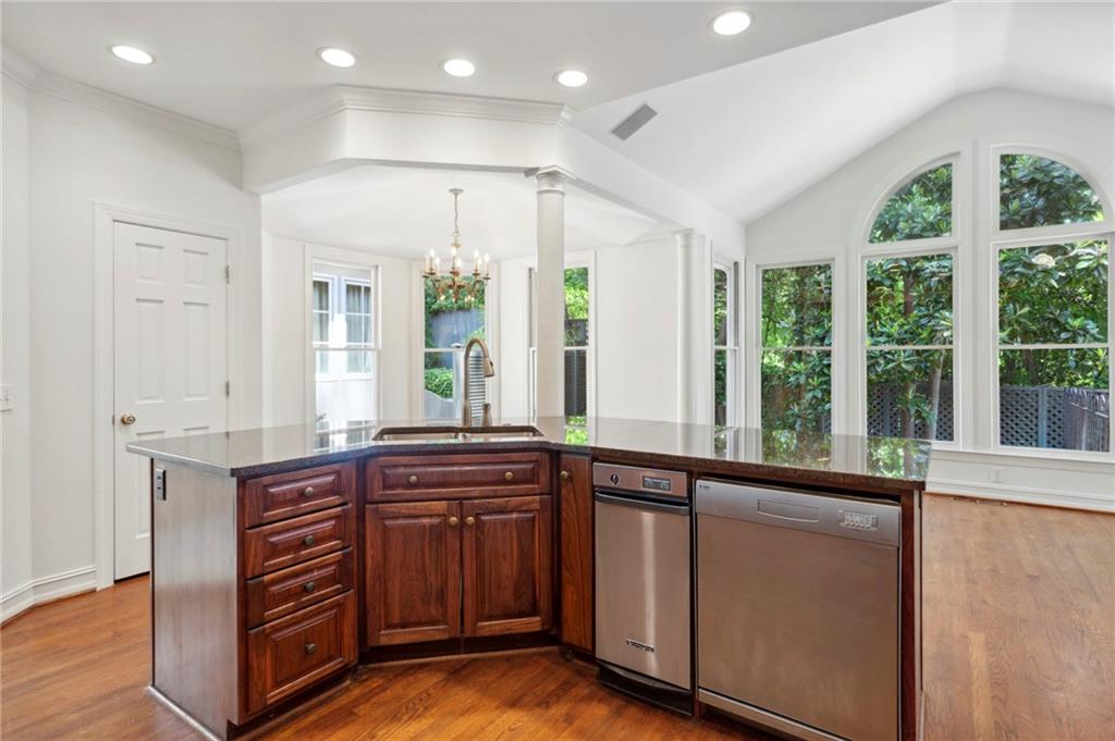 7 Westminster Close Drive NW