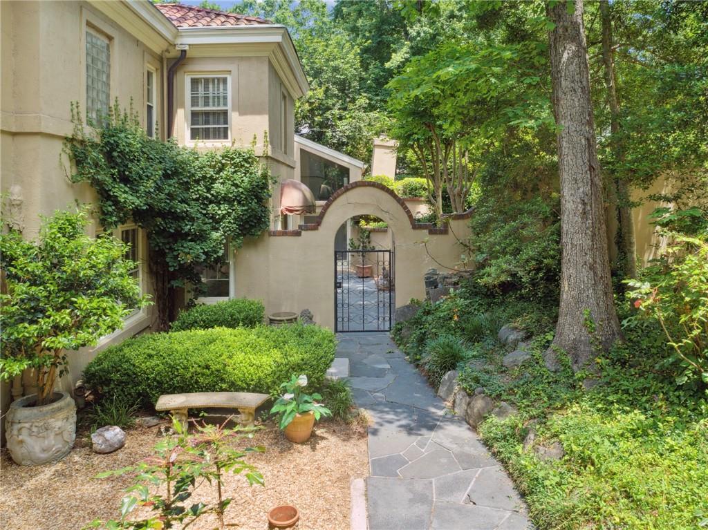 2515 Habersham Road NW