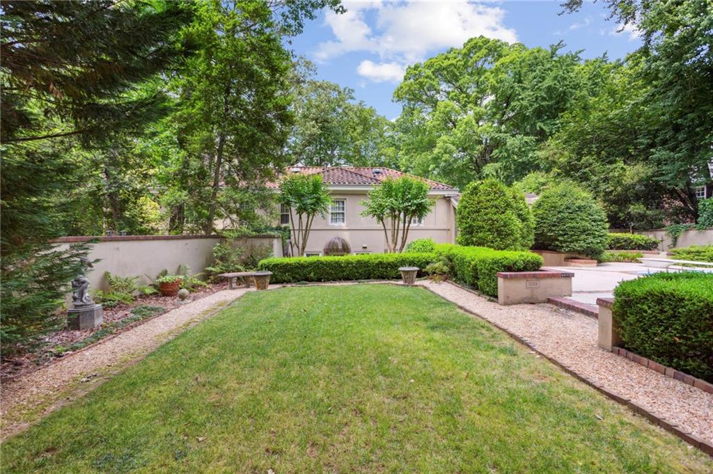 2515 Habersham Road NW