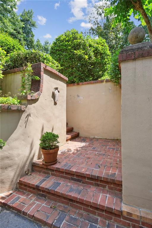 2515 Habersham Road NW