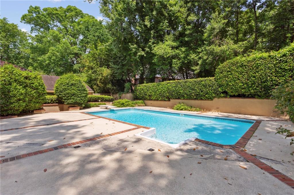 2515 Habersham Road NW