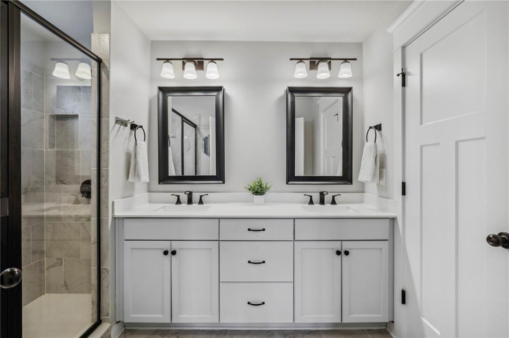 1712 Whitfield Parc Circle SE