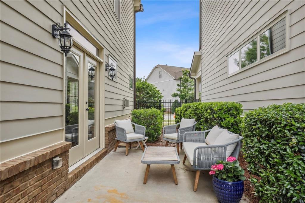 1712 Whitfield Parc Circle SE