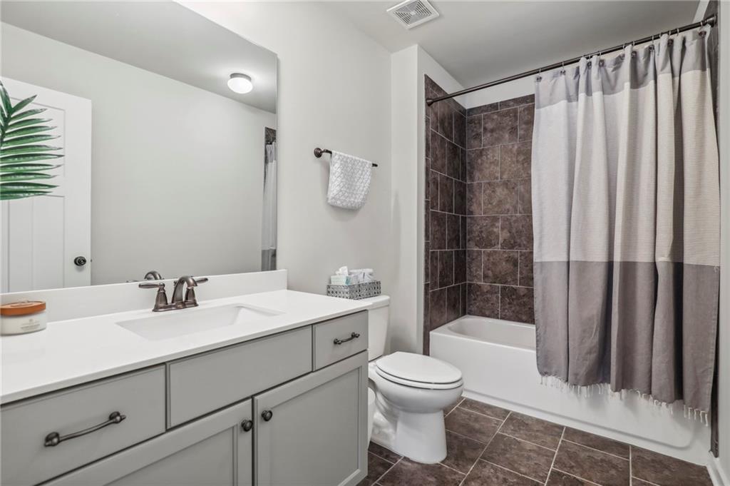 1712 Whitfield Parc Circle SE