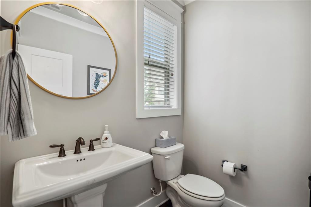 1712 Whitfield Parc Circle SE