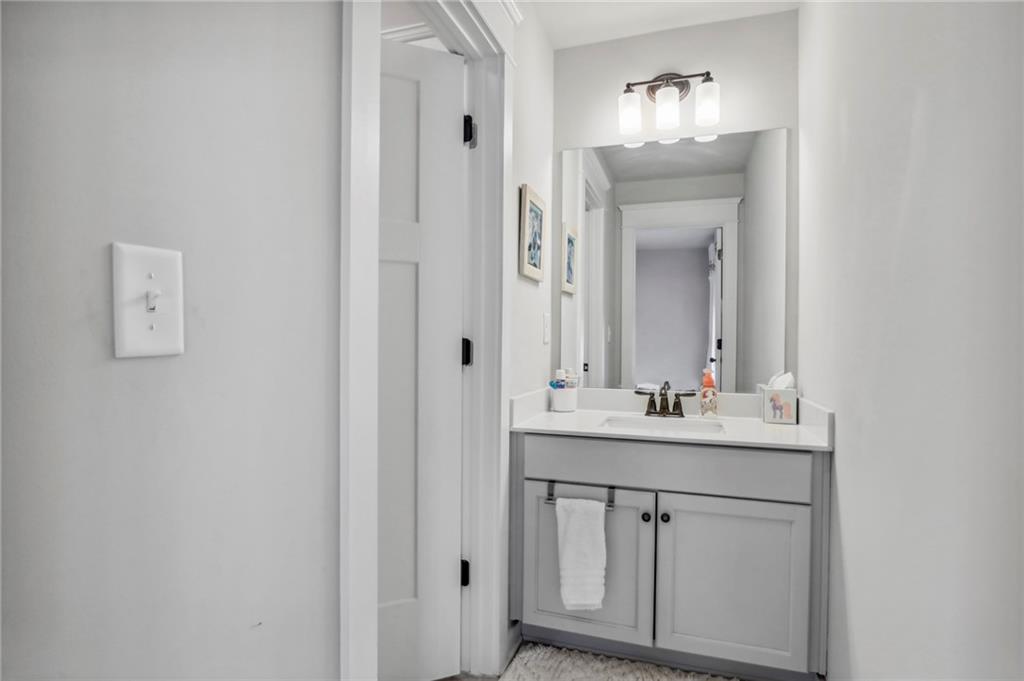 1712 Whitfield Parc Circle SE