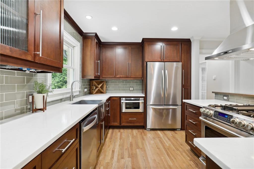 2953 Cravenridge Drive NE