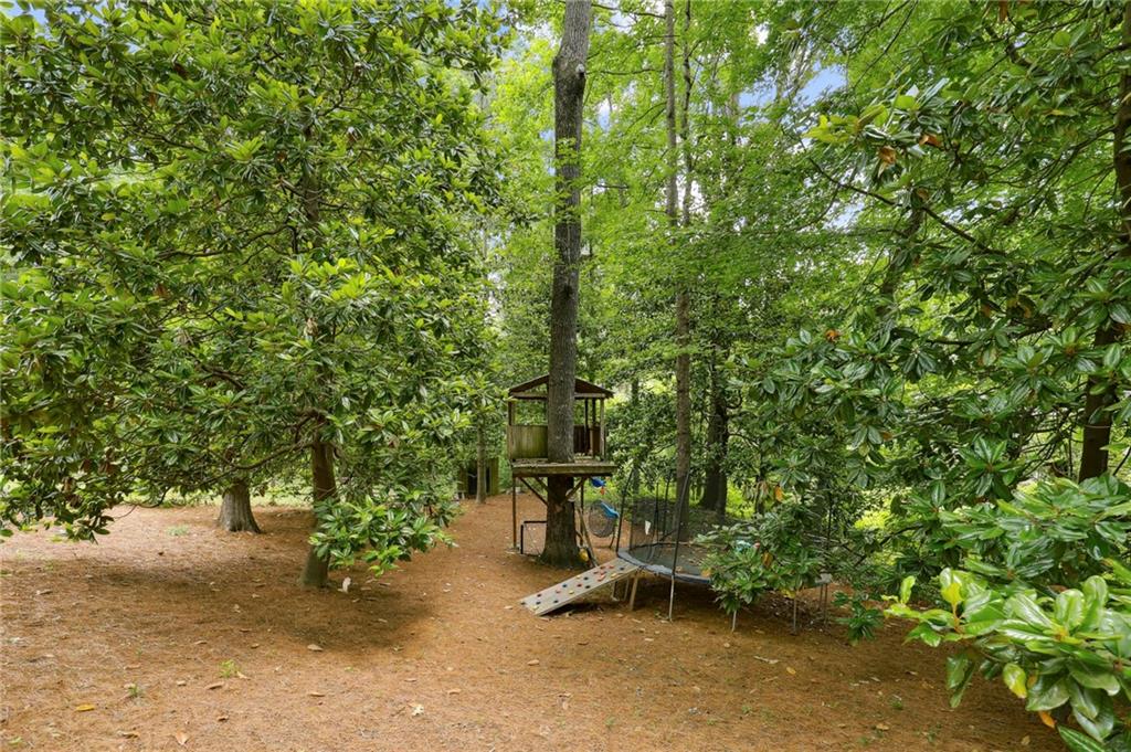 2953 Cravenridge Drive NE