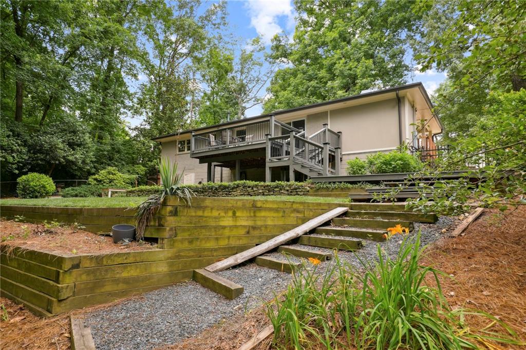 2953 Cravenridge Drive NE