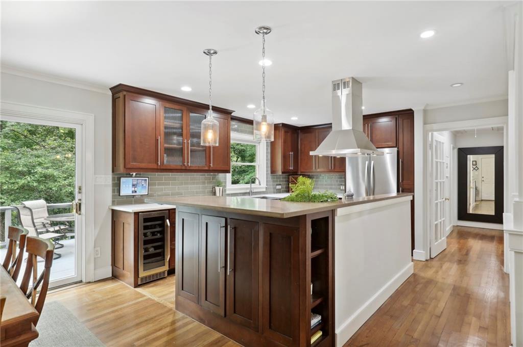 2953 Cravenridge Drive NE