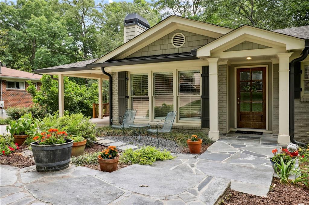 2953 Cravenridge Drive NE