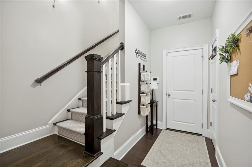 3619 Brookleigh Lane NE