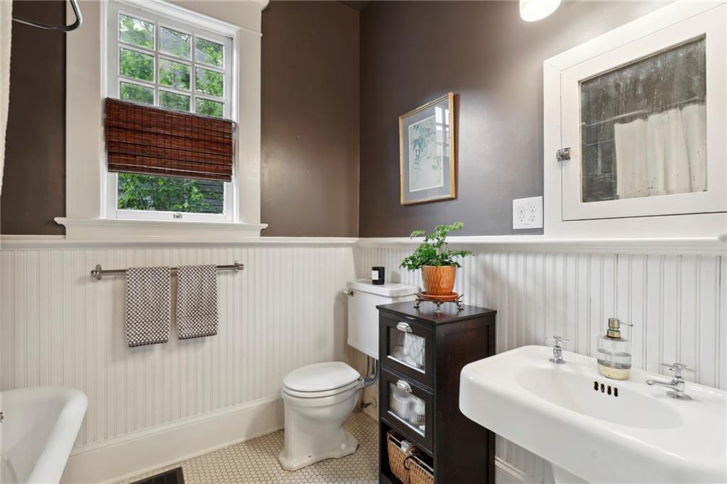 418 Sinclair Avenue NE