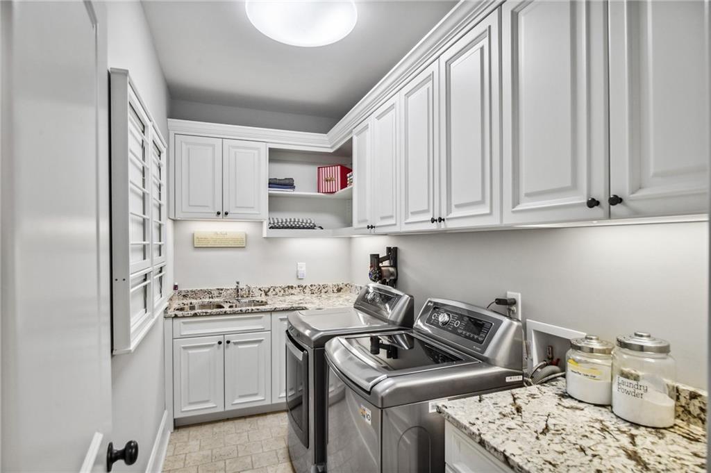 2562 Weigelia Road NE