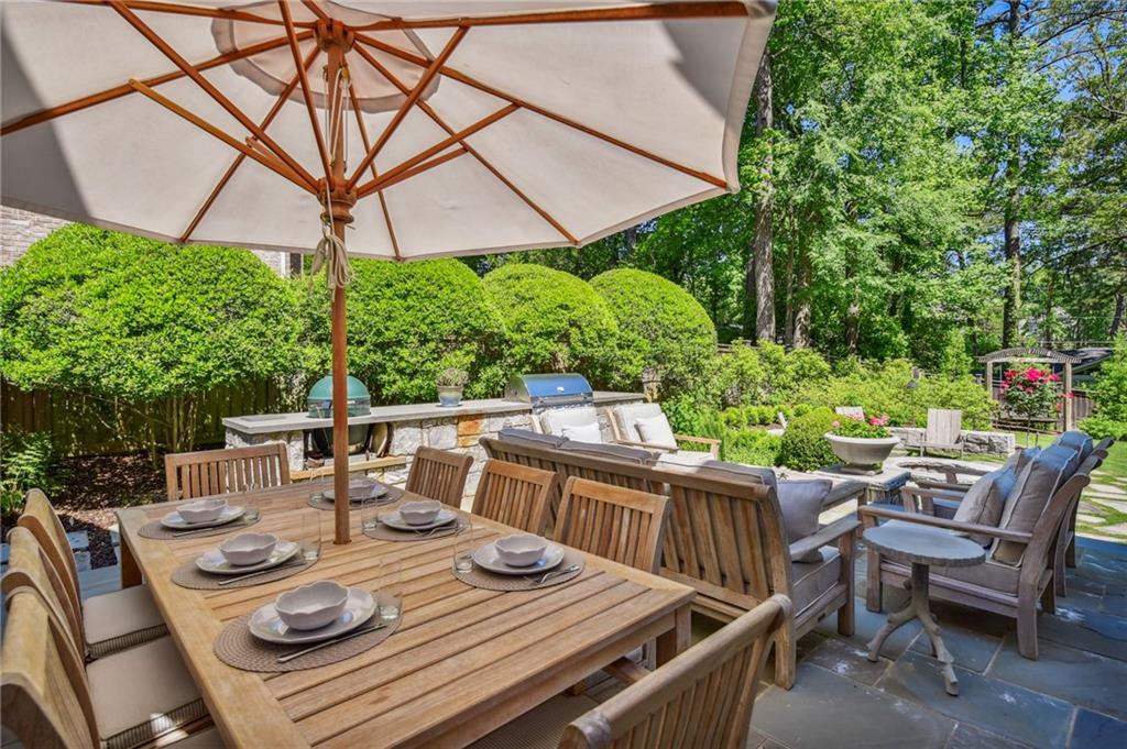 2562 Weigelia Road NE