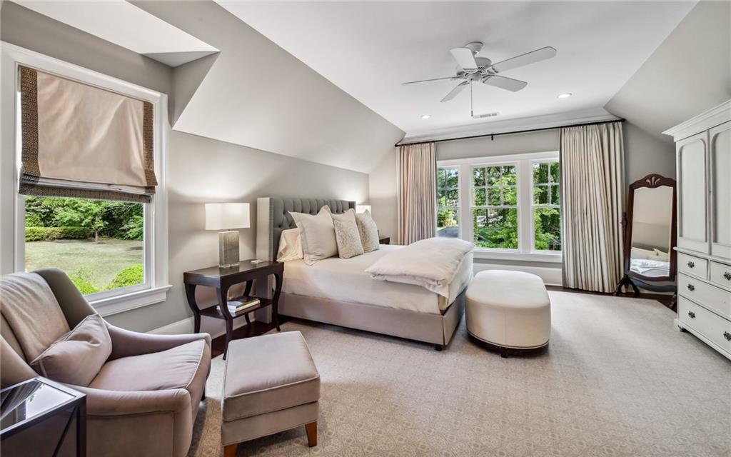 2562 Weigelia Road NE