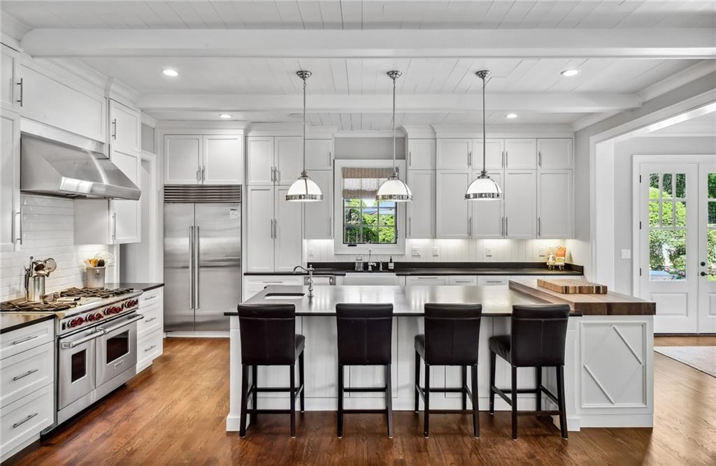 2562 Weigelia Road NE