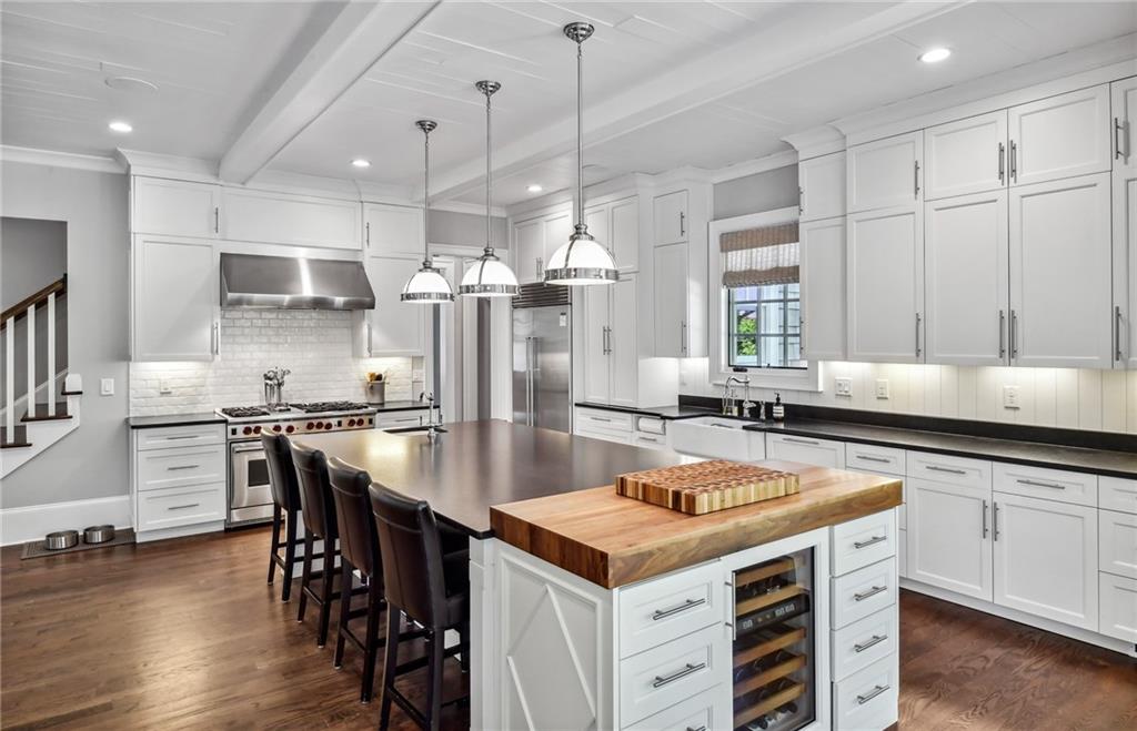 2562 Weigelia Road NE