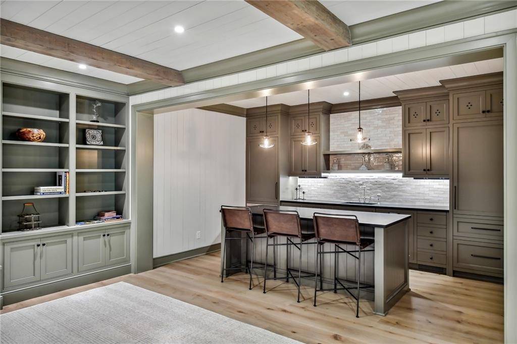 2562 Weigelia Road NE