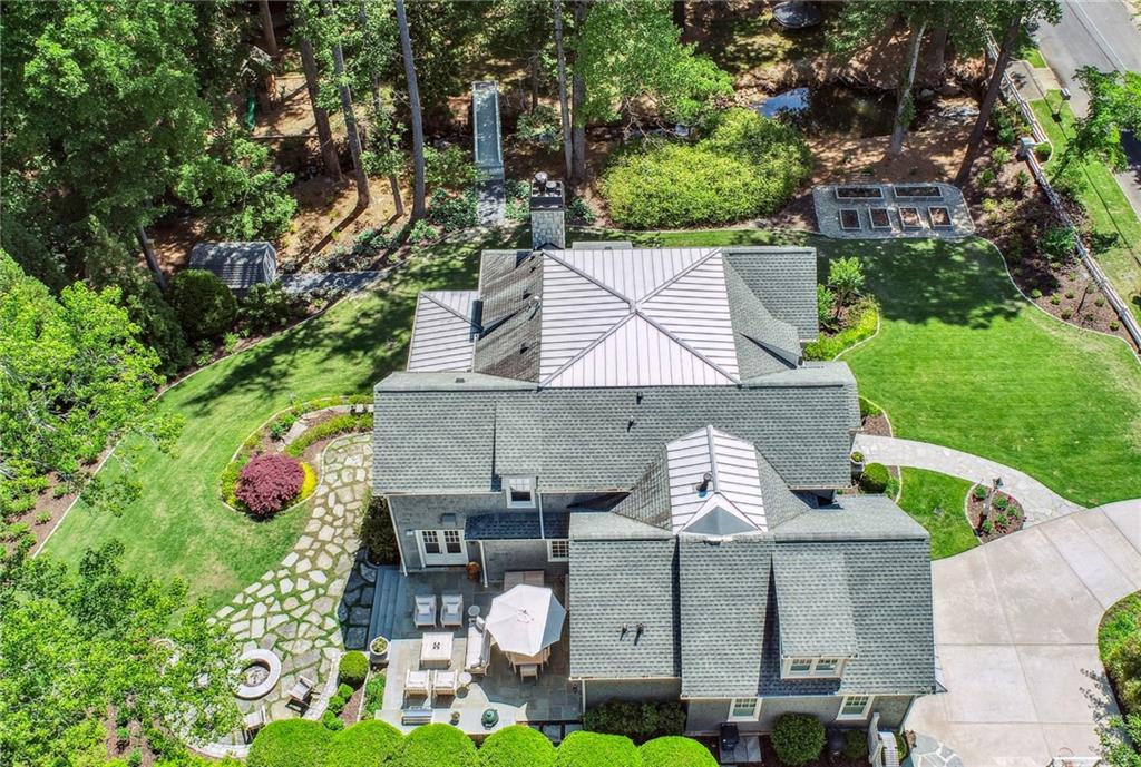 2562 Weigelia Road NE