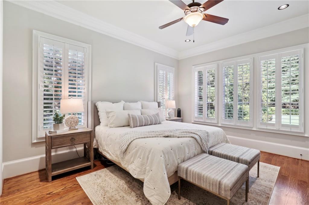 1070 Lancaster Square