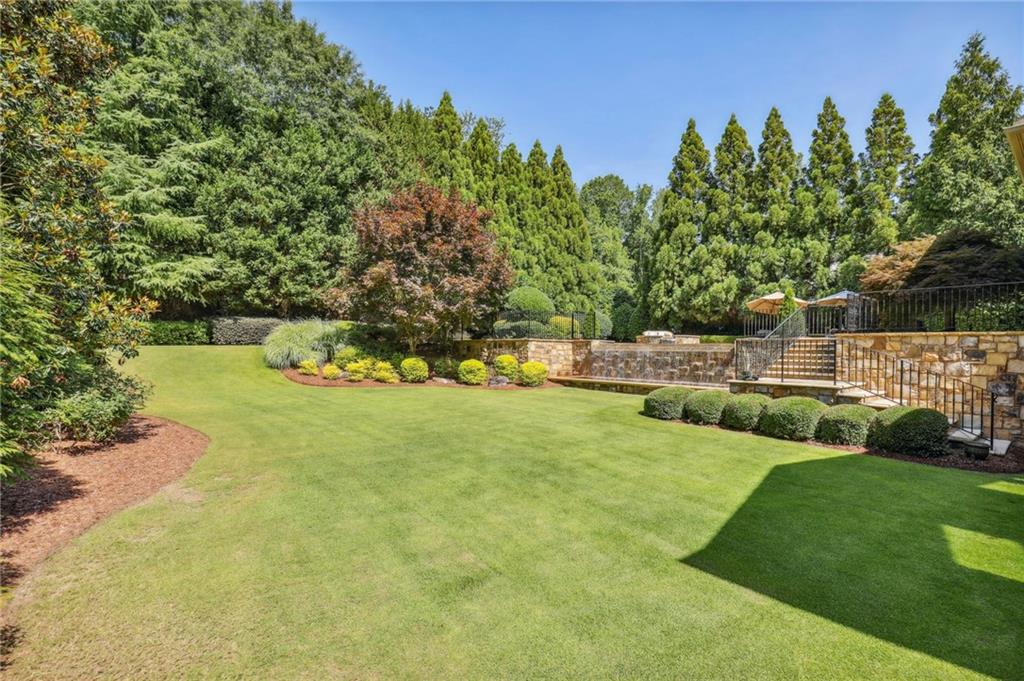 1070 Lancaster Square