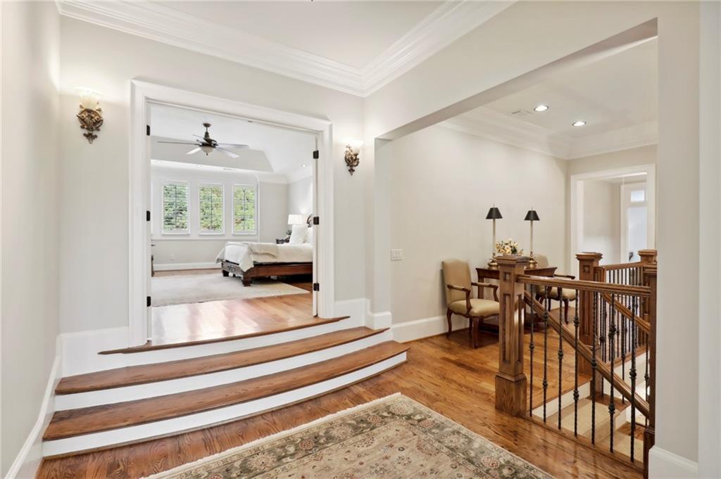 1070 Lancaster Square