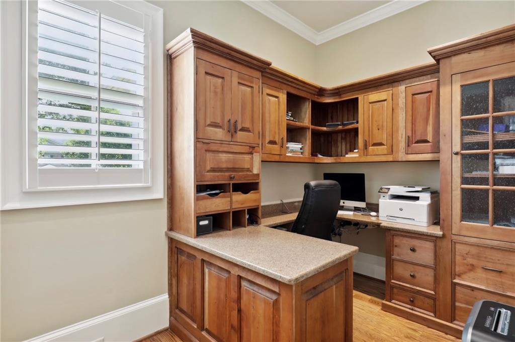 1070 Lancaster Square