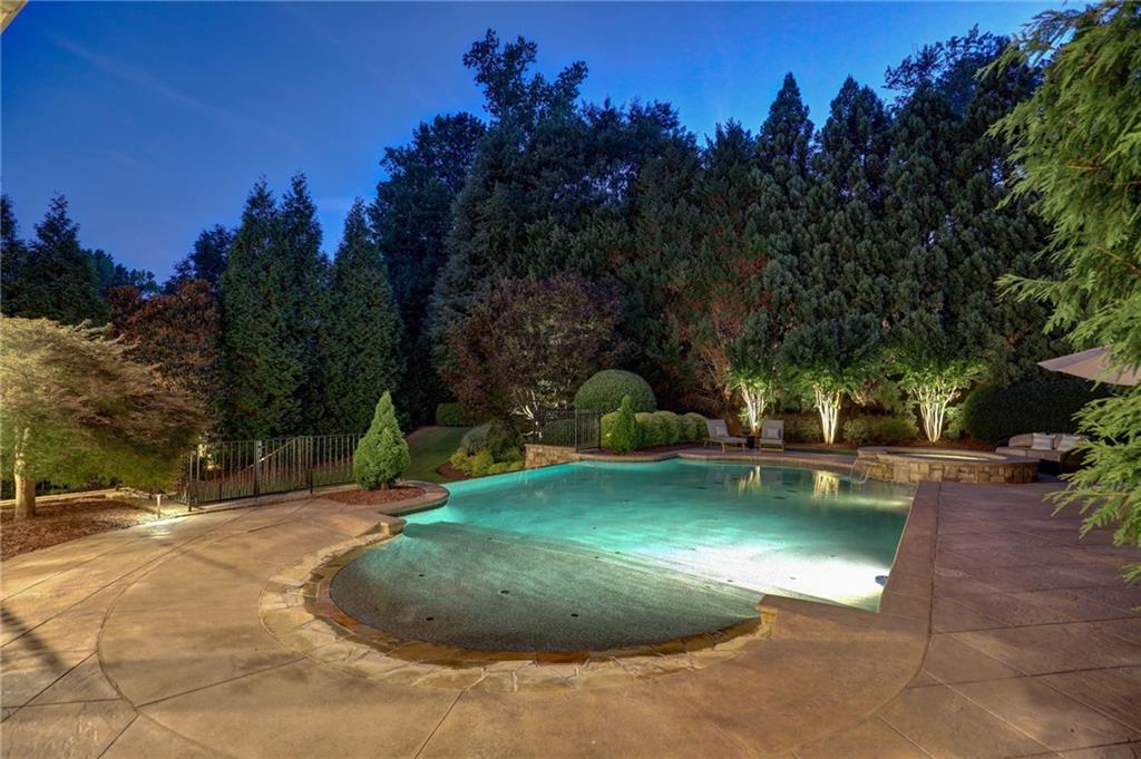 1070 Lancaster Square