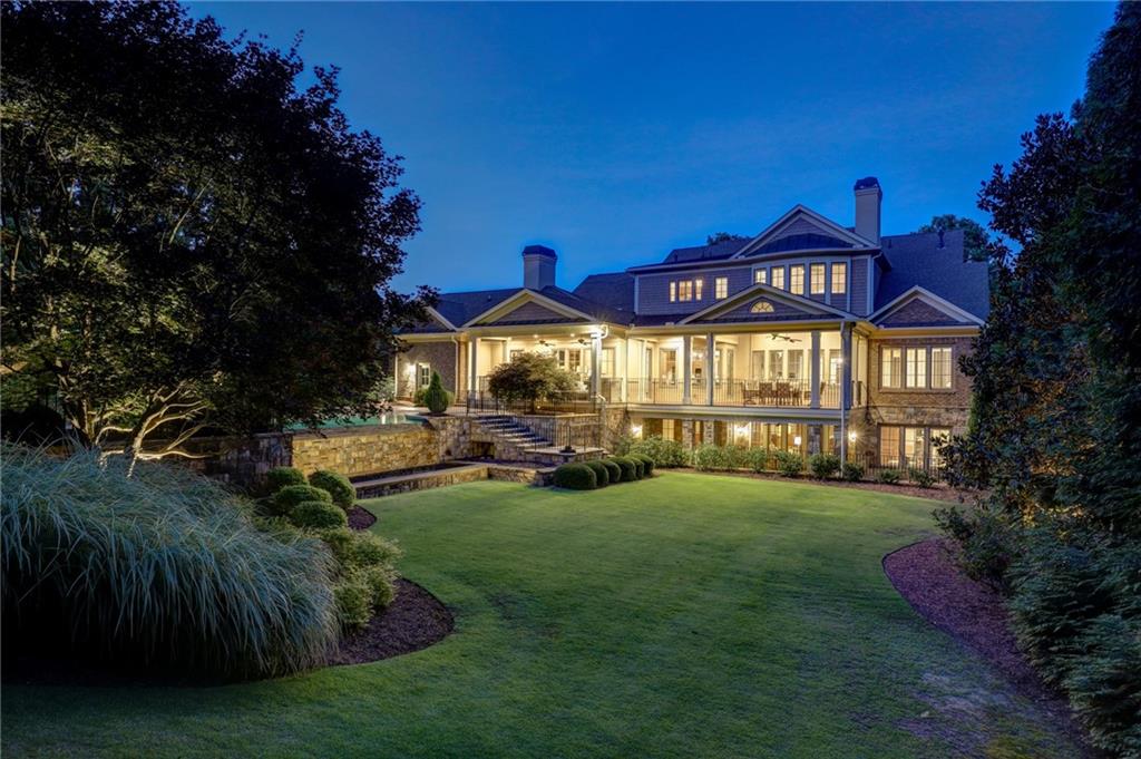 1070 Lancaster Square