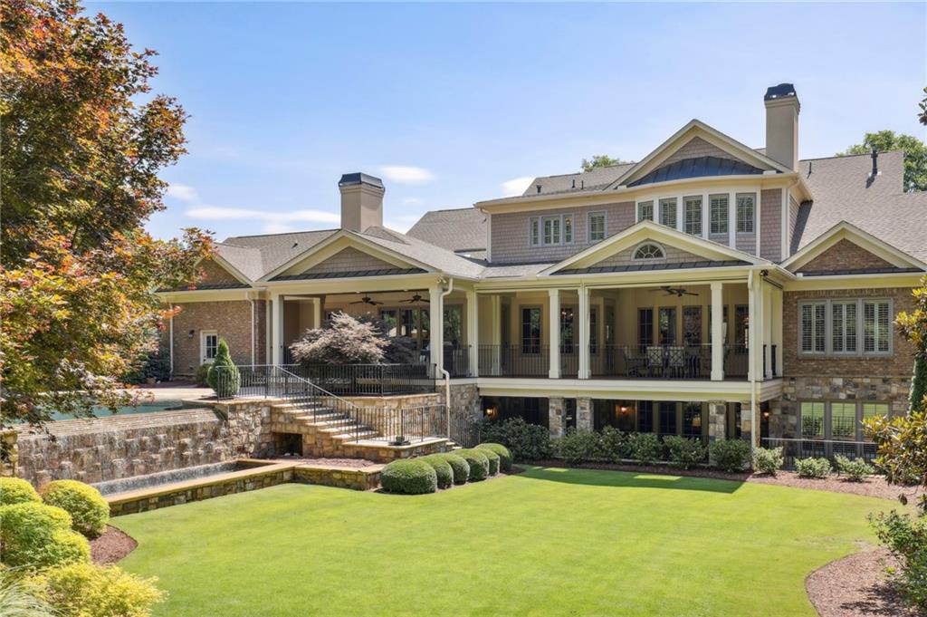 1070 Lancaster Square