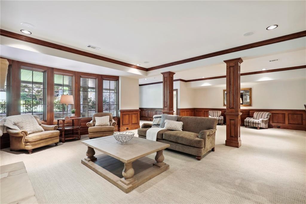 1070 Lancaster Square