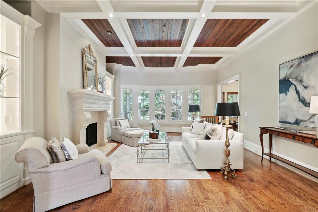 1070 Lancaster Square