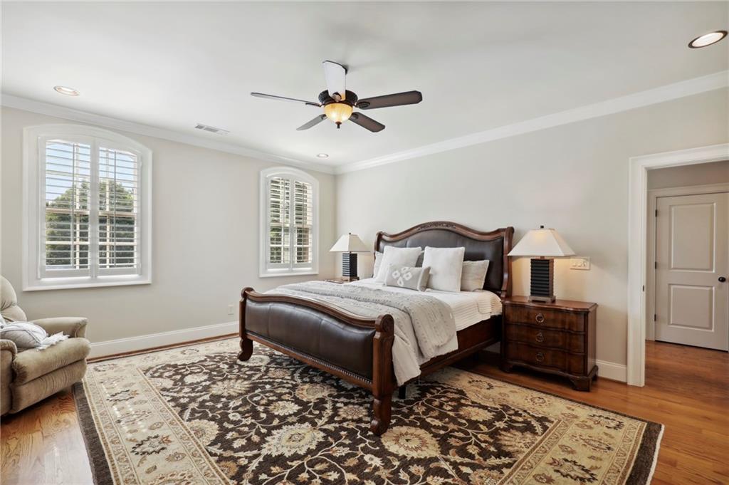 1070 Lancaster Square