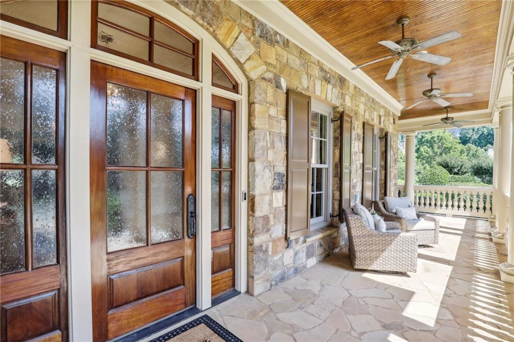 1070 Lancaster Square