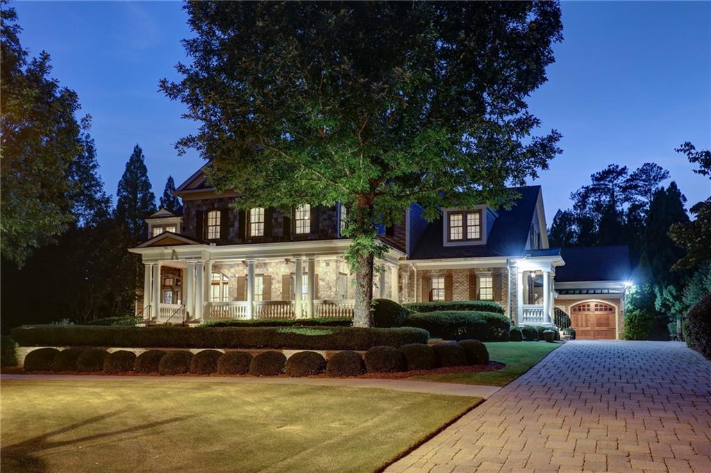 1070 Lancaster Square