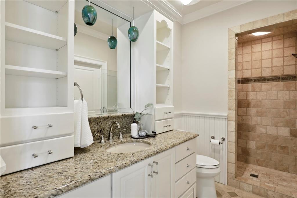 1070 Lancaster Square