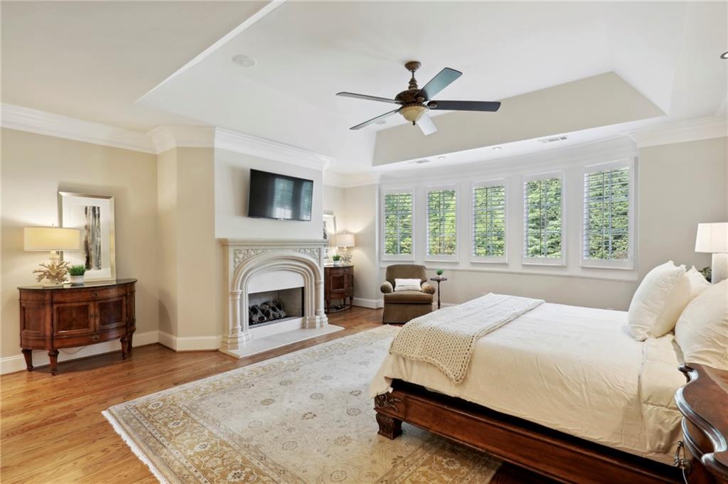 1070 Lancaster Square