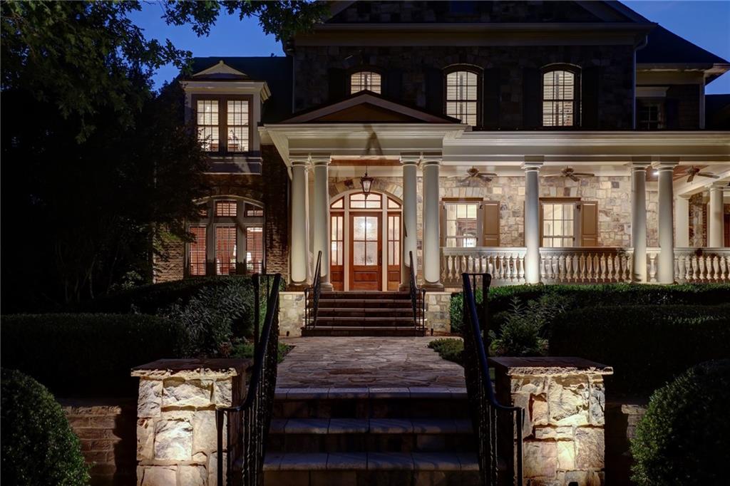 1070 Lancaster Square