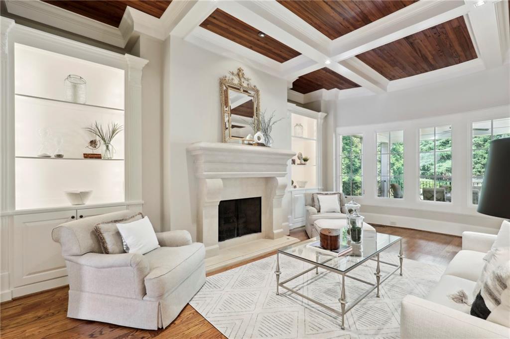 1070 Lancaster Square