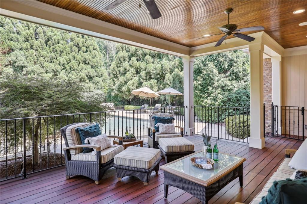 1070 Lancaster Square