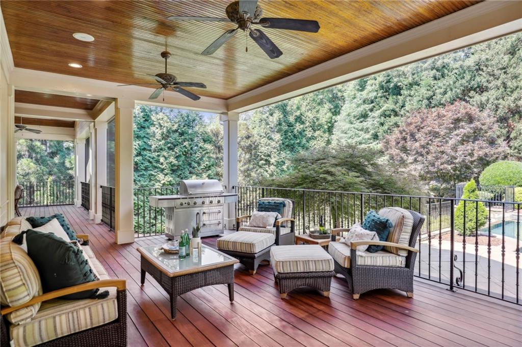 1070 Lancaster Square