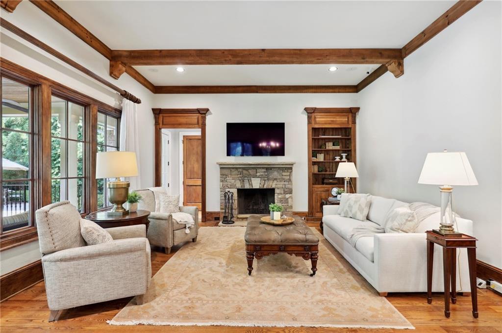 1070 Lancaster Square