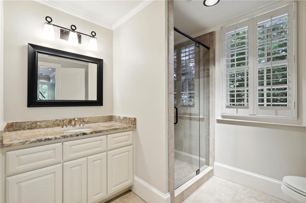 1070 Lancaster Square