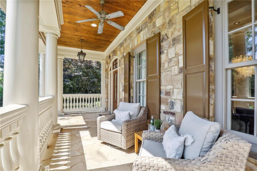 1070 Lancaster Square