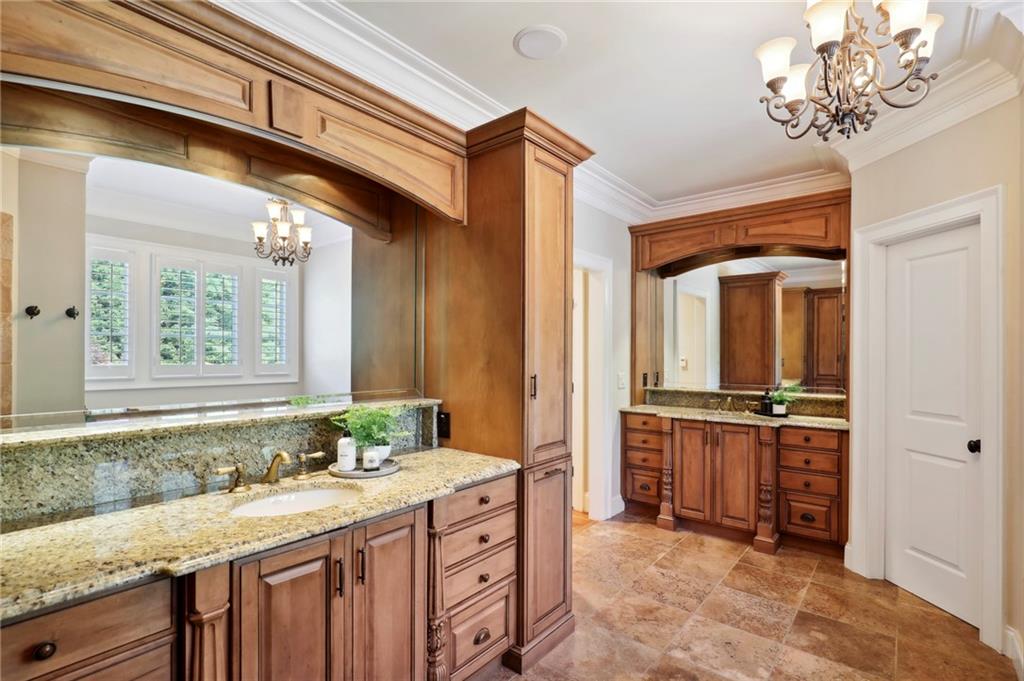 1070 Lancaster Square