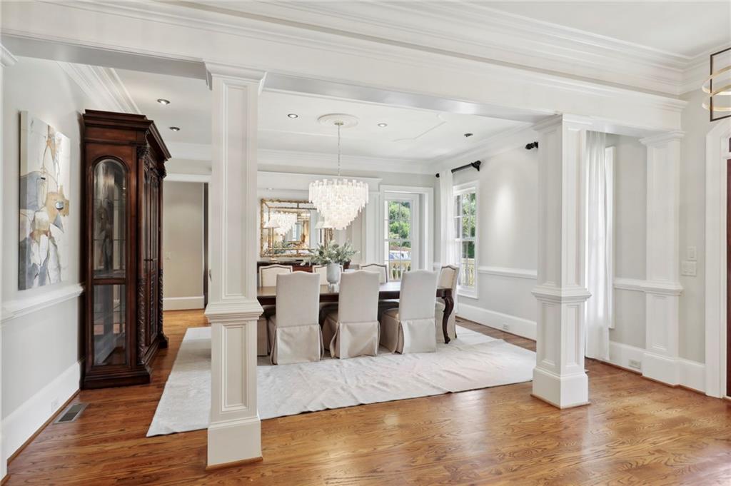 1070 Lancaster Square